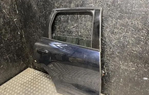 Porsche Cayenne (92A) Rear door 
