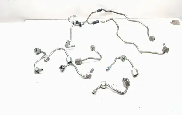 BMW X3 F25 Fuel injector supply line/pipe 