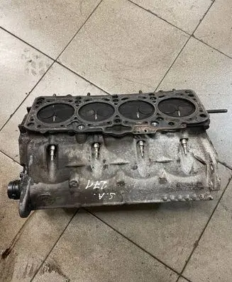 Seat Altea XL Engine head 038103373r