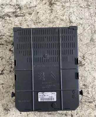 Citroen C4 I Picasso Fuse module