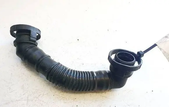 Volkswagen Tiguan Breather hose/pipe 03L103493