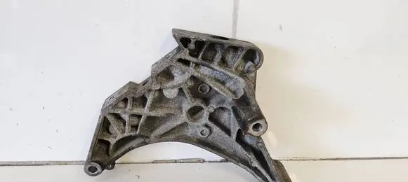 Volkswagen Golf Plus Engine mounting bracket 03L199207 KTS34V120