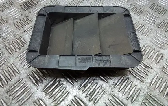 Toyota Verso Quarter panel pressure vent 629400F010