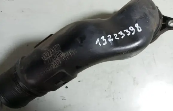 Opel Zafira B Intercooler hose/pipe 13223398