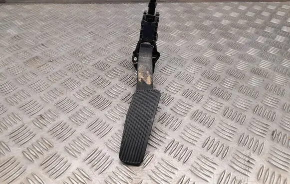 Chrysler Pacifica Accelerator throttle pedal 04581677AB