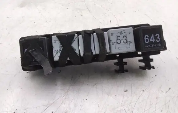 Volkswagen Golf VI Fuse module