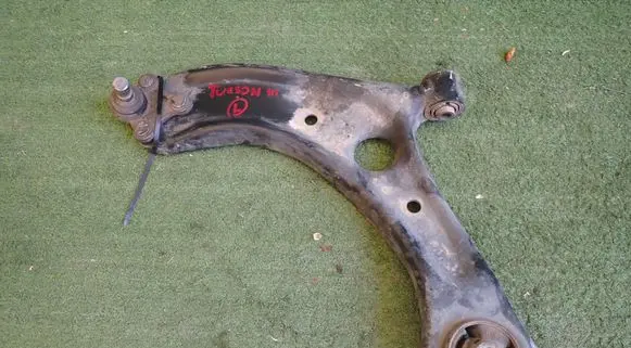 Hyundai Tucson TL Front lower control arm/wishbone 