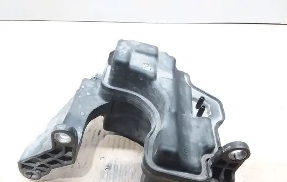 Vacuum air tank