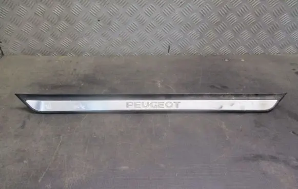 Peugeot 607 Front sill (body part) 9629149577