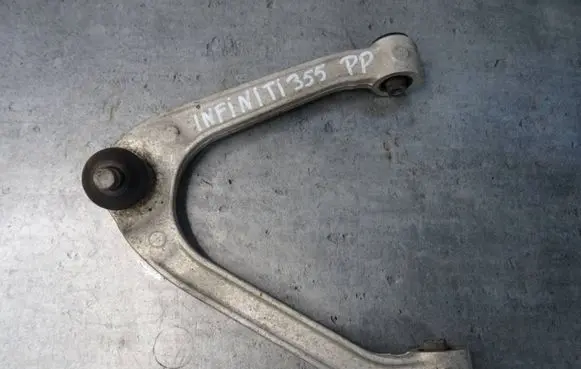 Infiniti FX Front upper control arm/wishbone 
