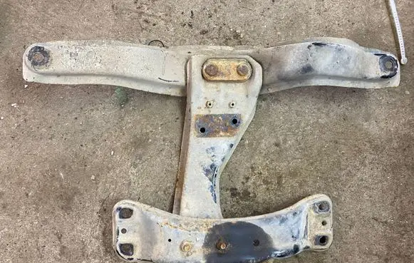 Subaru Outback Gearbox mounting bracket