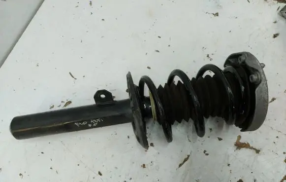BMW 1 F40 Front wheel hub spindle knuckle 6883936