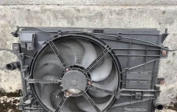 Peugeot 308 Radiator support slam panel 