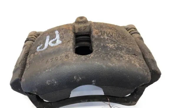Volkswagen Golf VII Front brake caliper