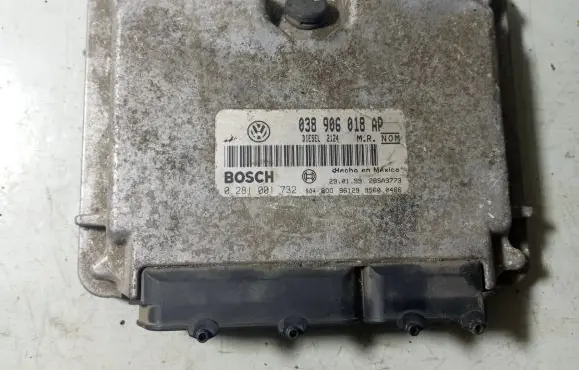 Volkswagen New Beetle Engine control unit/module 038906018AP 28SA3773 0281001732