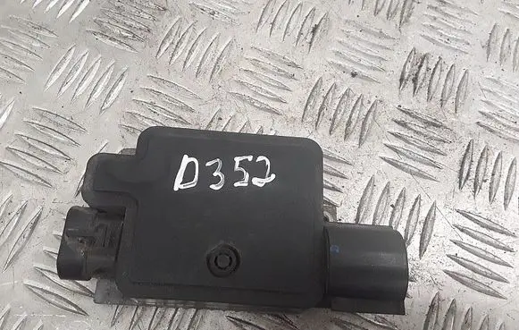 Ford Mondeo MK IV Coolant fan relay 940002906