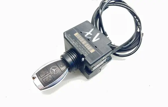 Mercedes-Benz S W220 Ignition lock 2205450908