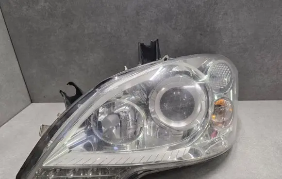 Mercedes-Benz Vito Viano W639 Headlight/headlamp A6398202861