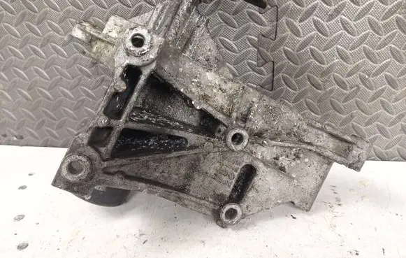Volkswagen Sharan Generator/alternator bracket 028903143AB