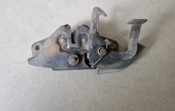 Mazda BT-50 Engine bonnet/hood lock/catch