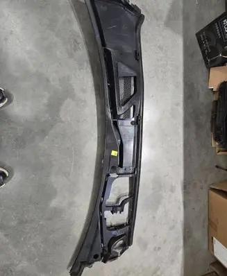 Audi Q8 Wiper trim 4M8819401