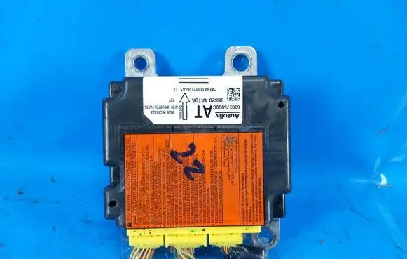 Nissan Sentra B17 Airbag control unit/module 988204AT0A