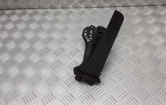 Volkswagen Jetta V Accelerator pedal position sensor 1K1721503L