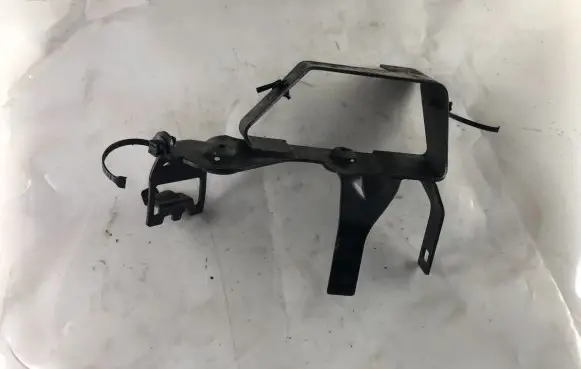 Chrysler Grand Voyager V Intercooler pipe mounting bracket 