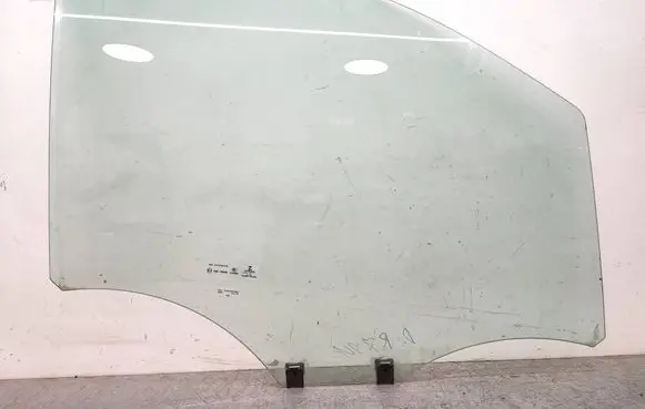Toyota Proace Front door window glass four-door SU001A4044