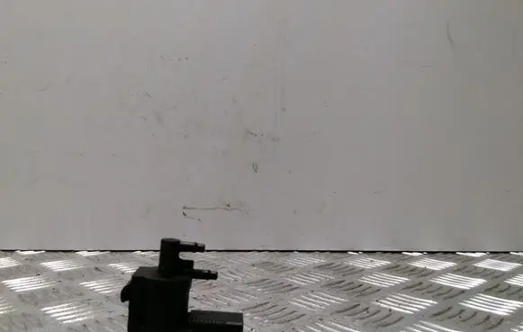 Audi A4 S4 B6 8E 8H Vacuum valve 1J0906283C