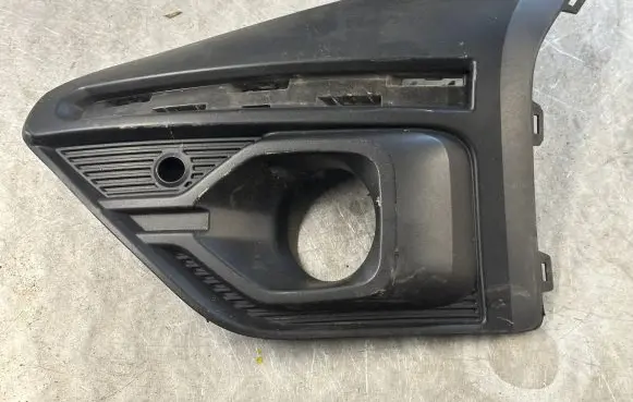Dacia Sandero III Front bumper lower grill 261A35053R