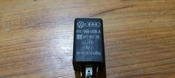 Volkswagen Golf II Other relay 811919098b 05896410klo