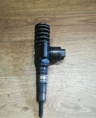 Skoda Octavia Mk2 (1Z) Fuel injector 03G130073G