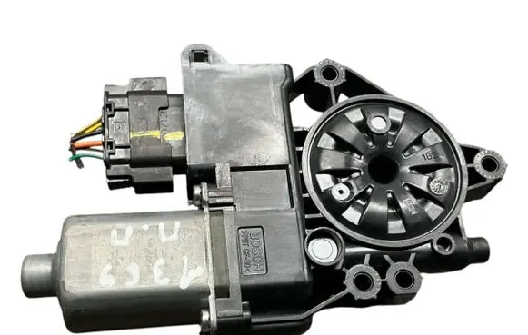 Hyundai i40 Rear door window regulator motor 1137328730