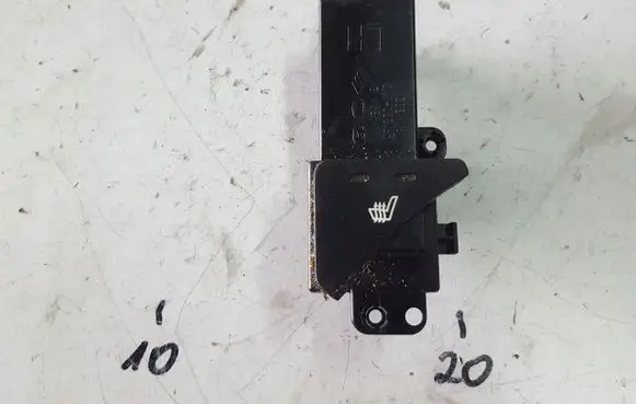 KIA Sportage Seat heating switch 933303W900WK