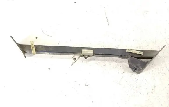 Audi A8 S8 D3 4E Fender mounting bracket 4E0805328A