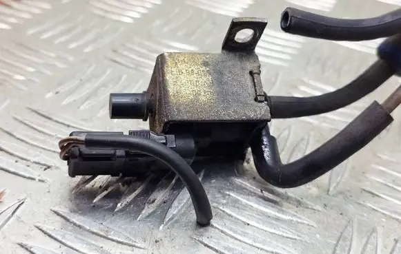 Mercedes-Benz CL C140 Turbo solenoid valve 0015408697