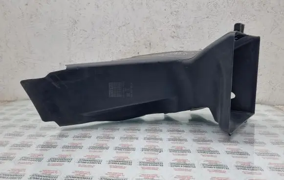 Seat Exeo (3R) Intercooler air channel guide 3R0825639A