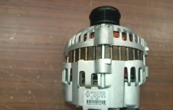 Renault Clio II Generator/alternator 8200373636