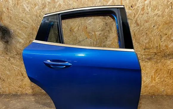 Porsche Panamera (971) Rear door D428
