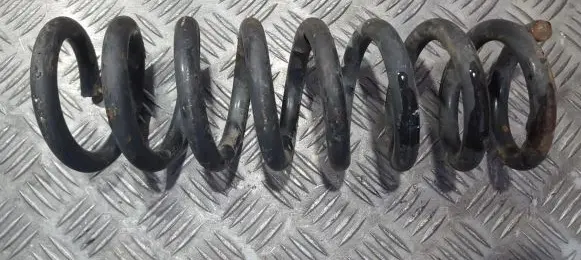 Mercedes-Benz E W210 Rear coil spring