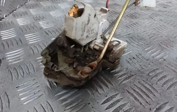 Mazda 626 Front door lock