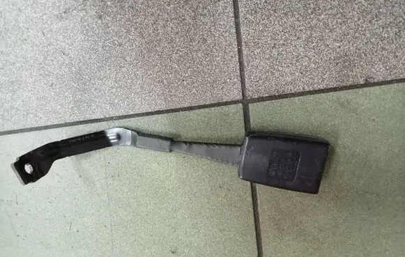 Audi A3 S3 A3 Sportback 8P Front seatbelt buckle 8P0857756C 290720A