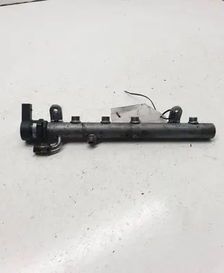 Mercedes-Benz E W211 Fuel main line pipe A6420700495 0603400385