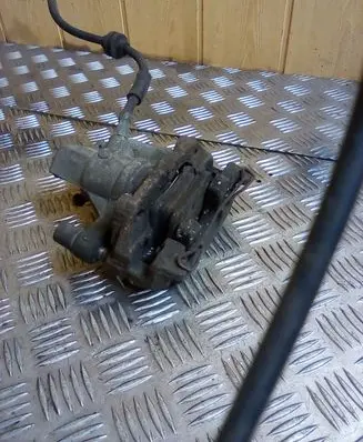 Mazda 3 I Rear brake caliper
