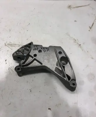 Audi TT TTS RS Mk3 8S Engine mounting bracket 06J199207P
