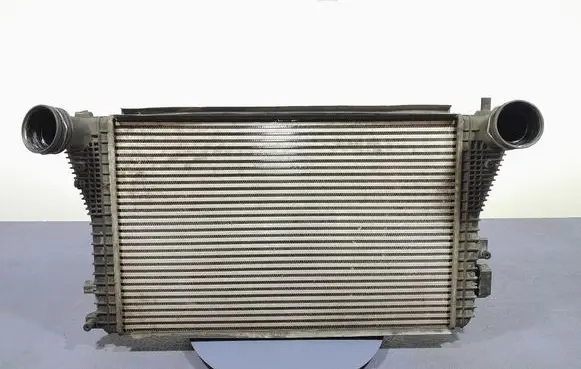 Skoda Octavia Mk2 (1Z) Intercooler radiator 1K0145803L