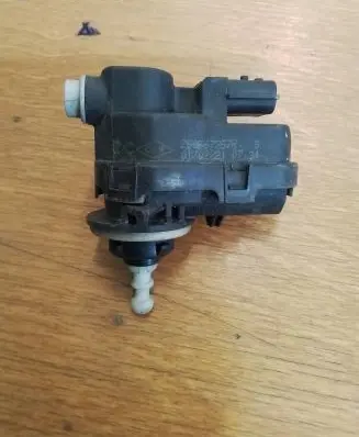 Renault Master III Headlight level adjustment motor 260567357R