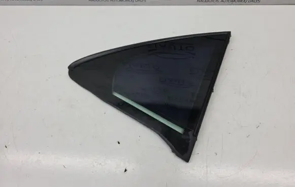 Mercedes-Benz E W212 Rear vent window glass 43R001025