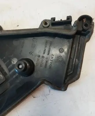 Volvo V40 Timing belt guard (cover) 6906334 2568281